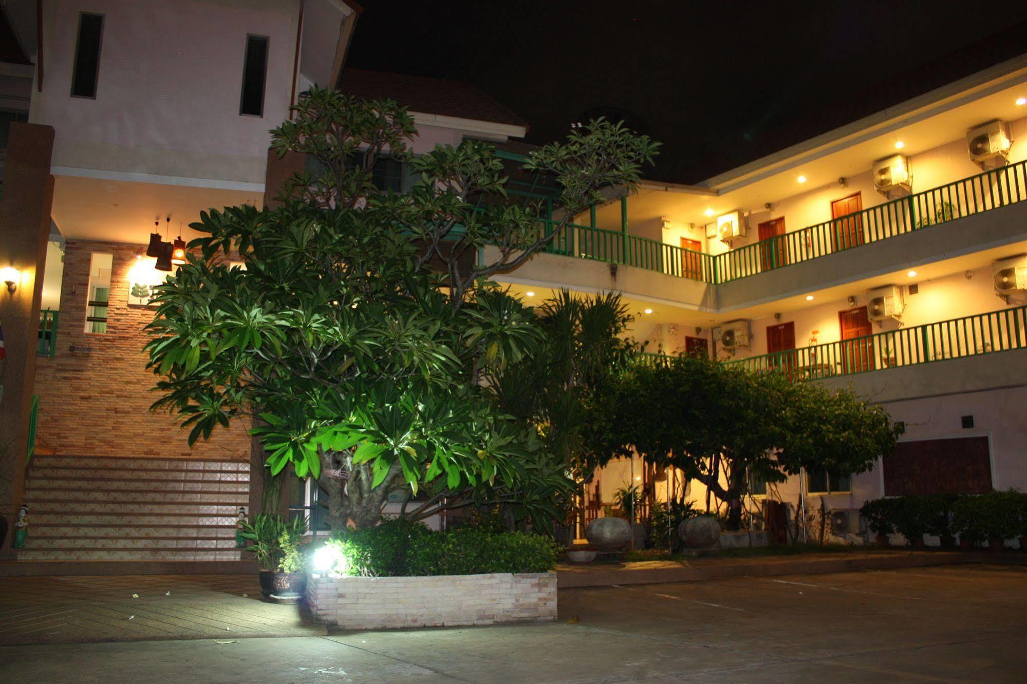 Tamarind Residences Khonkaen บ้านแทมมารีน Khon Kaen Exterior foto